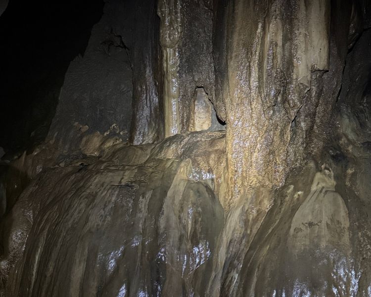 How stean caves