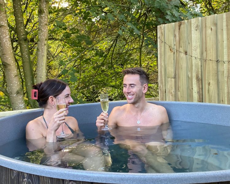 How stean hut tub couple