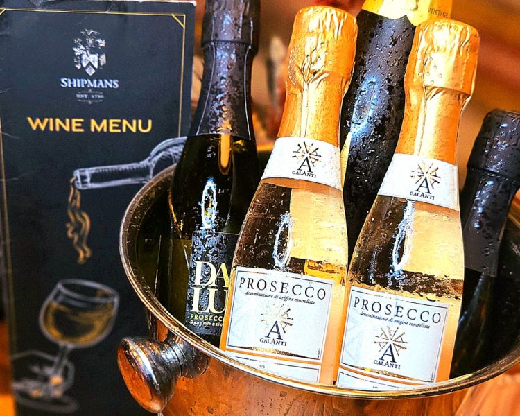 Bottomless brunch prosecco bucket