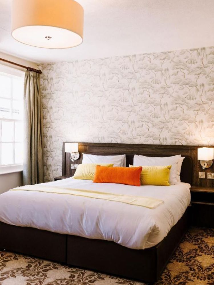 Double bed hotel room