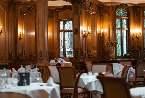 Restaurant at the white swan hotel