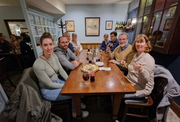 Group in pub on a london pubs food and drink tour