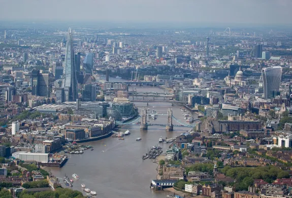 35 minute london sightseeing helicopter flight for two with champagne 22