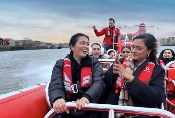 thames lates 50 minute thames rockets speedboat experience