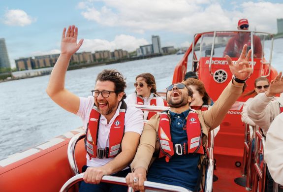 break the barrier 45 minute thames rockets speedboat experience
