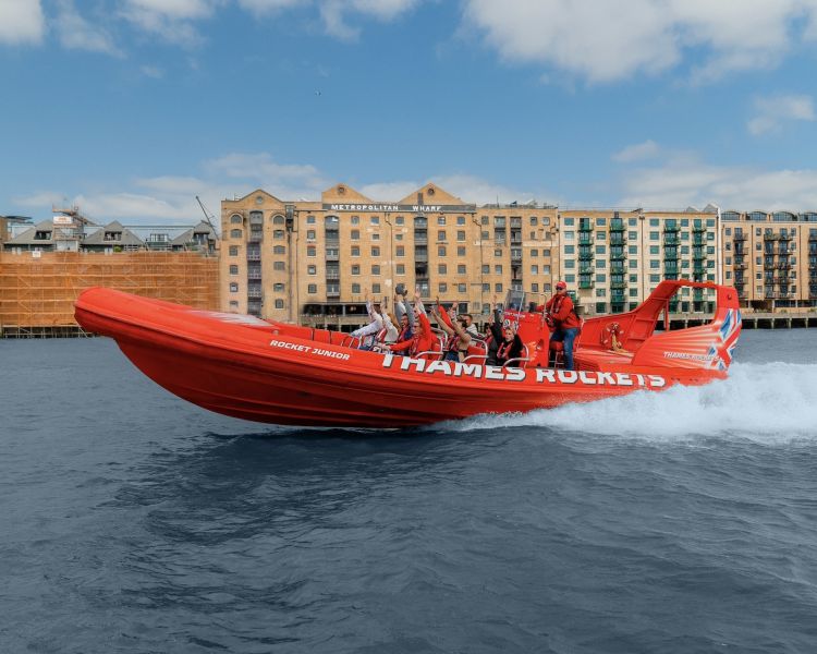 break the barrier 45 minute thames rockets speedboat experience