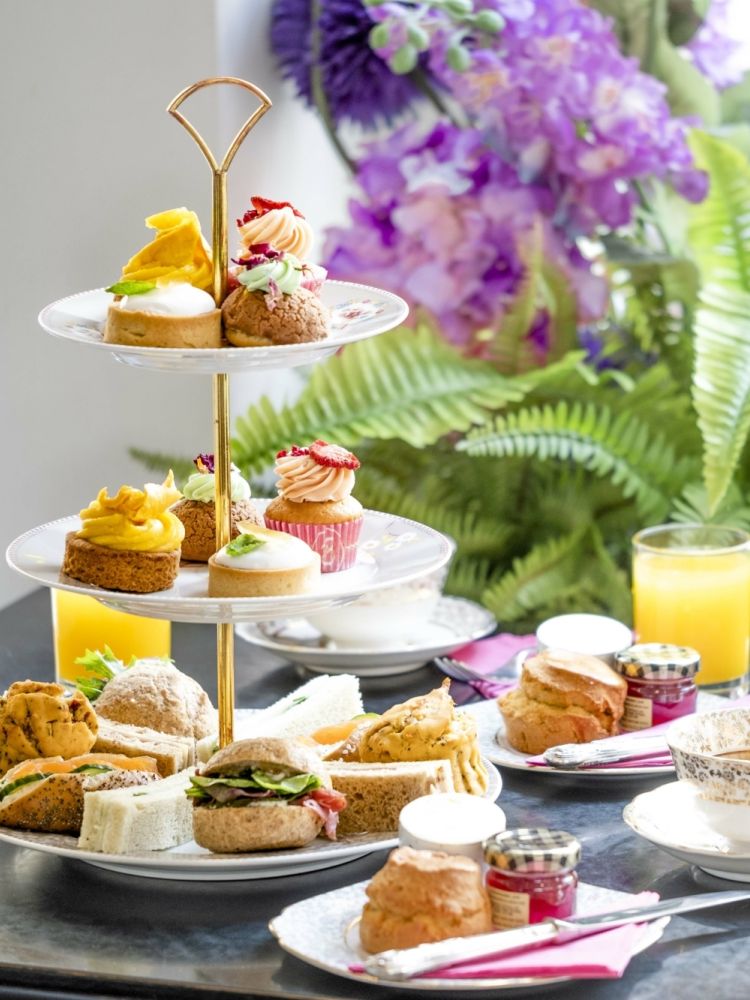 bottomless afternoon tea at brigit's bakery in covent garden