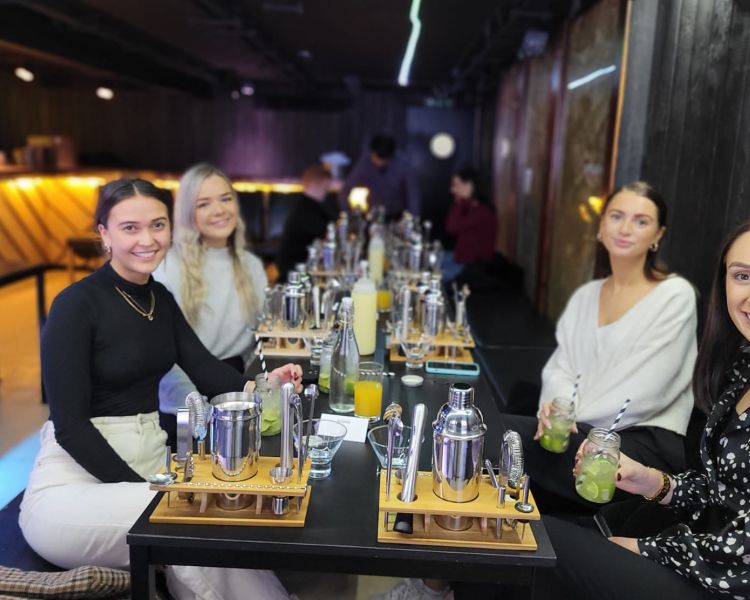 cocktail class in london