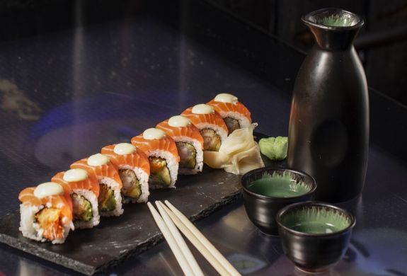Sushi roll sake