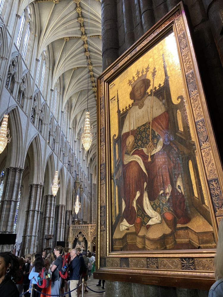 a painting in gold leaf inside westminster abbey in london