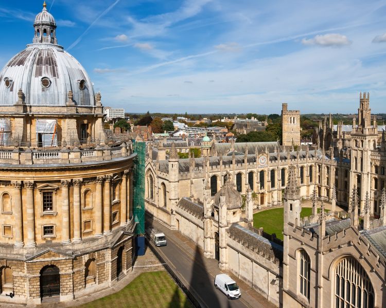 the rooftops of the city of oxford