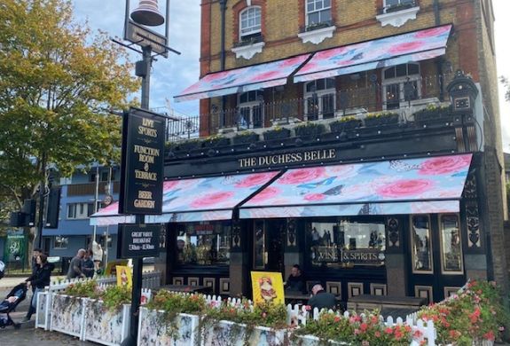 meal with drink in london pub