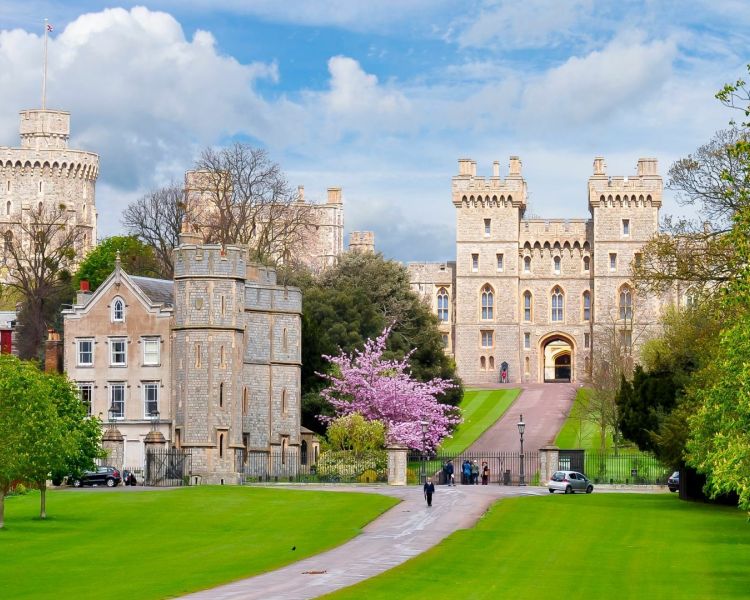 afternoon tour of windsor coach tour