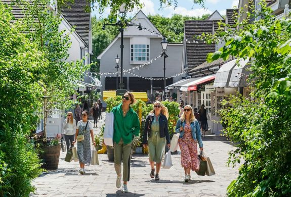 bicester village shopping trip by train