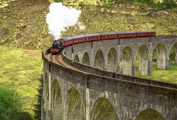 jacobite train over bridge