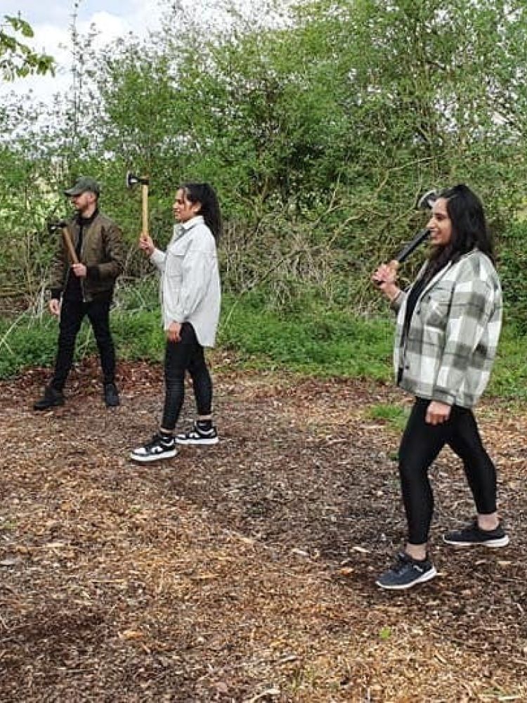 Axe throwing 4