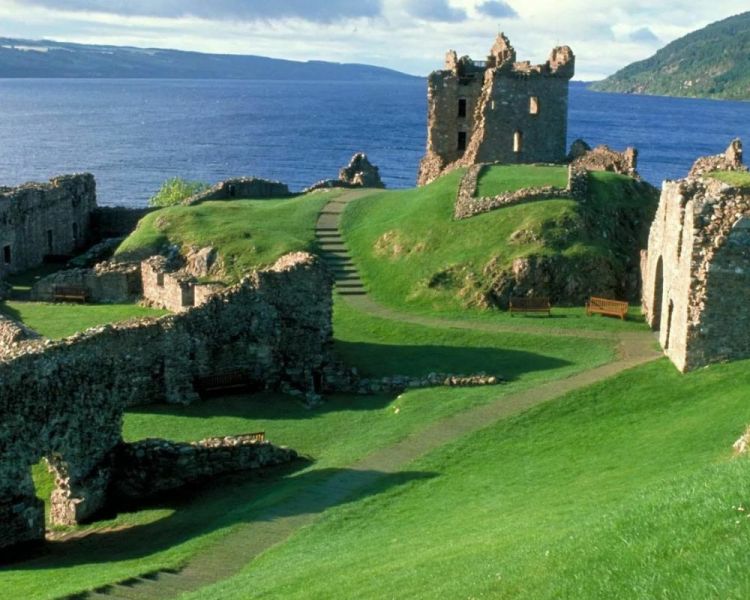 Urquhart castle