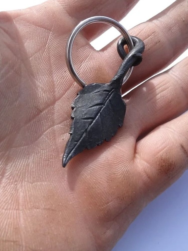 leaf keyring made on a 3 hour blacksmithing taster session