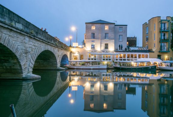 oxford river cruise with meal at the folly restaurant