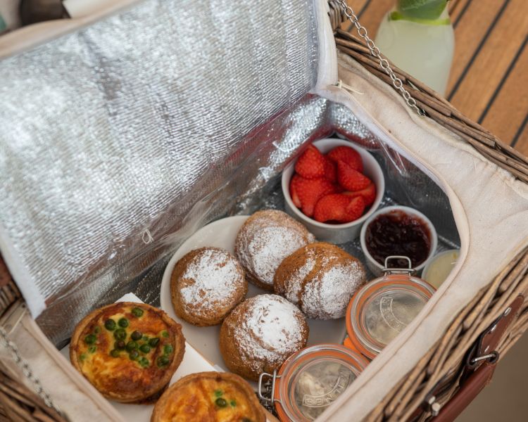 oxford river cruise with picnic lunch
