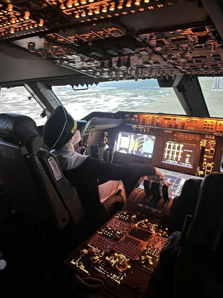 fly a real boeing 747 aircraft simulator