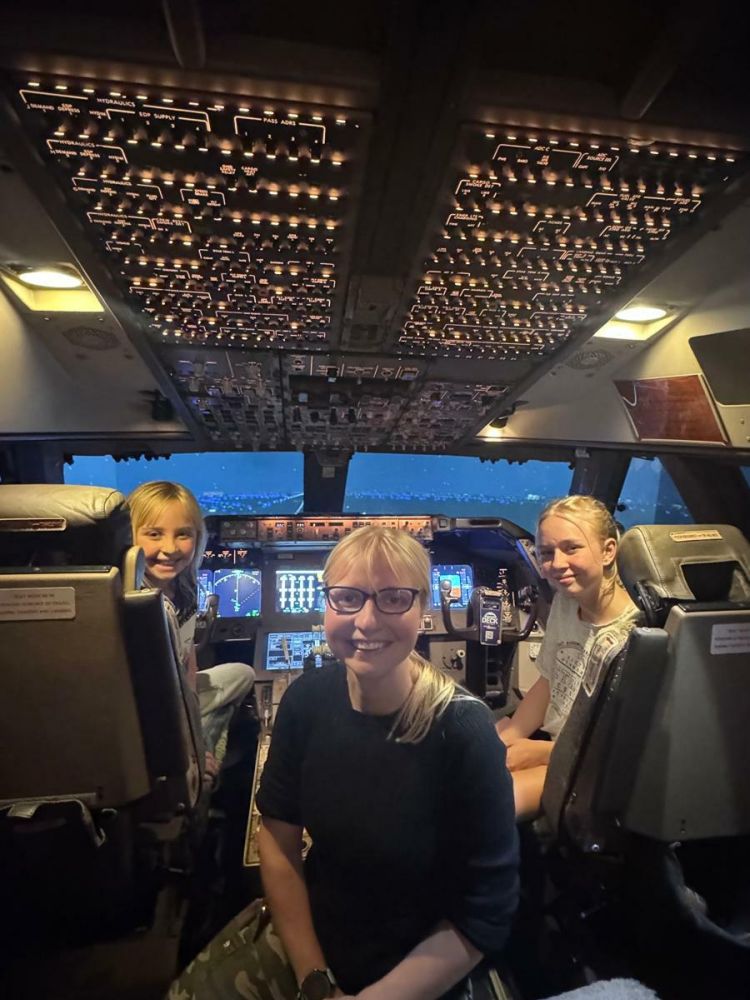 fly a real boeing 747 aircraft simulator