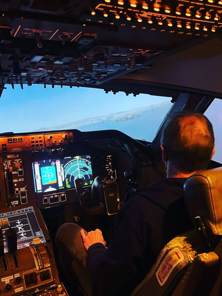 fly a real boeing 747 aircraft simulator
