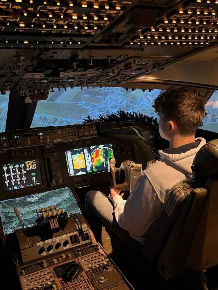 fly a real boeing 747 aircraft simulator