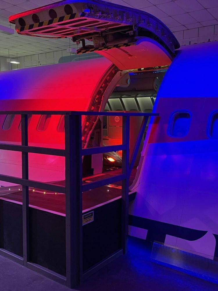 fly a real boeing 747 aircraft simulator