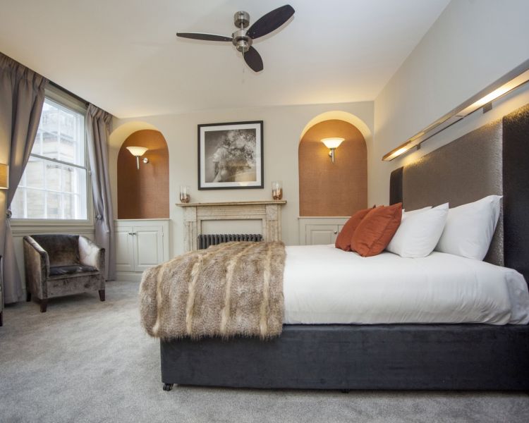Superior Suite 12 min