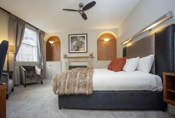Superior Suite 12 min
