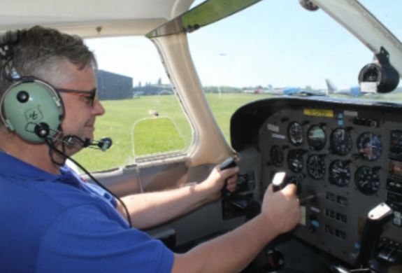 learn how to be an aeroplane pilot experience