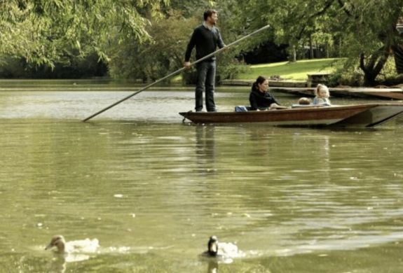 punting boat trip in oxford