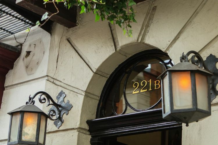 Photo of the top of the door to 221 B in london home of sherlock holmes