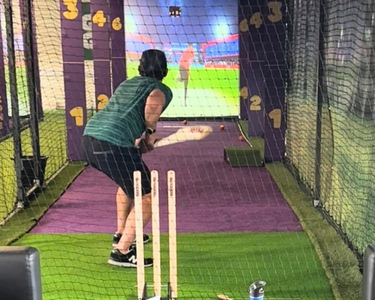 Playing virtual cricket