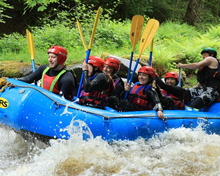 White water rafting in wales min