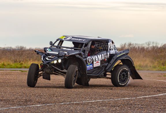 a yamaha xyz1 000r dakar rally prepared yamaha on a track