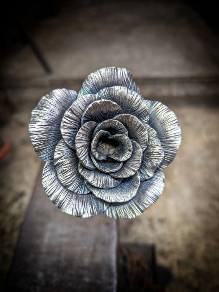 Metal rose