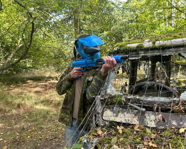 Kids outdoor paintball