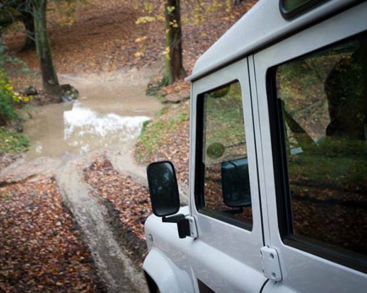 4x4 off road driving experience driving down hill