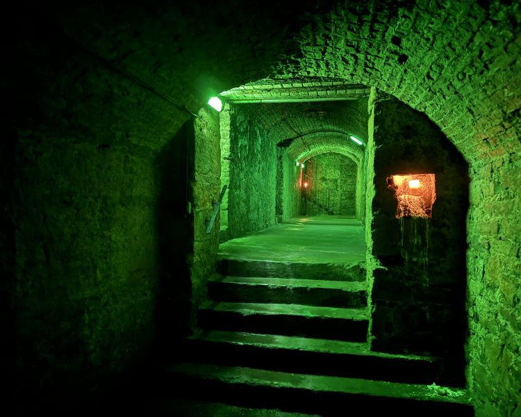 Looking into the haunted vauts seen on a terror tour in edingburgh