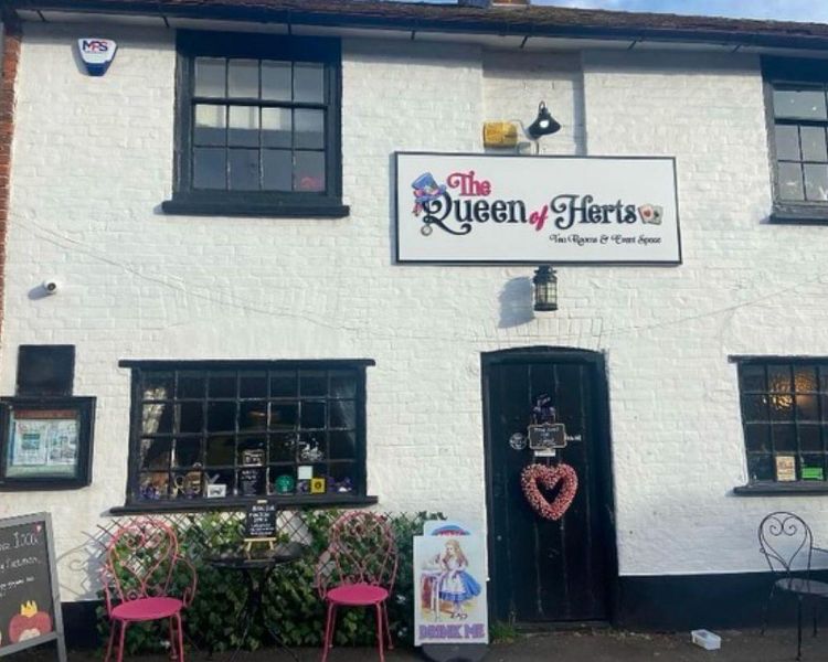 The front of queen of herts