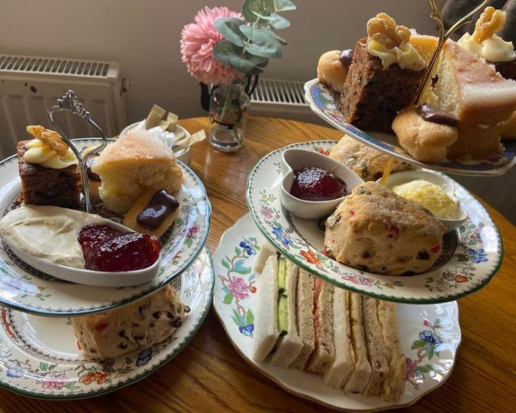 Afternoon tea at queen of herts tea room