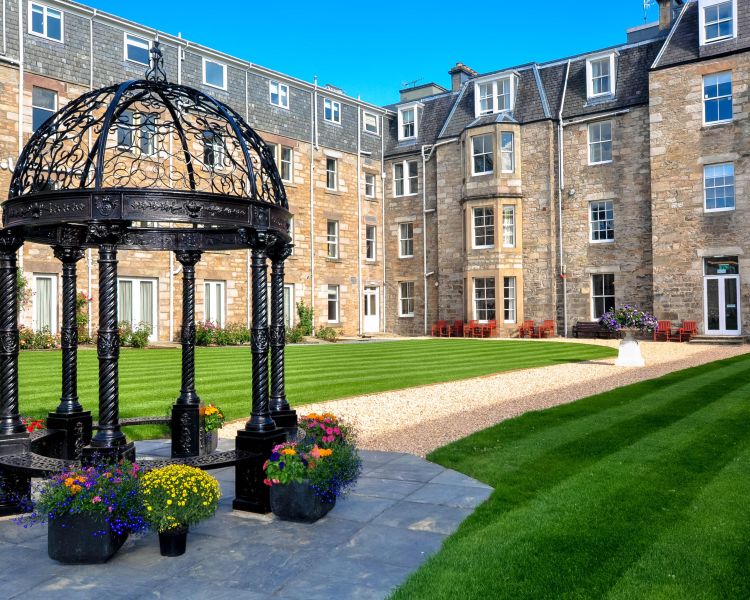 Courtyard garden of fishers hotel in pitlochry