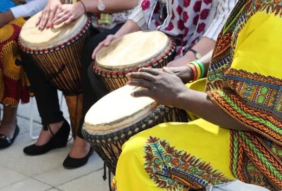People african drumming