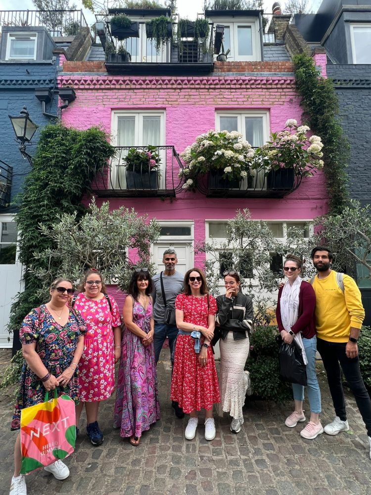 sights seen on the notting hill film locations and celebrity tour in london