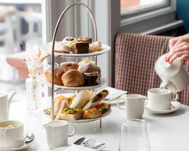 Afternoon tea at doubletree by hilton brighton metropole