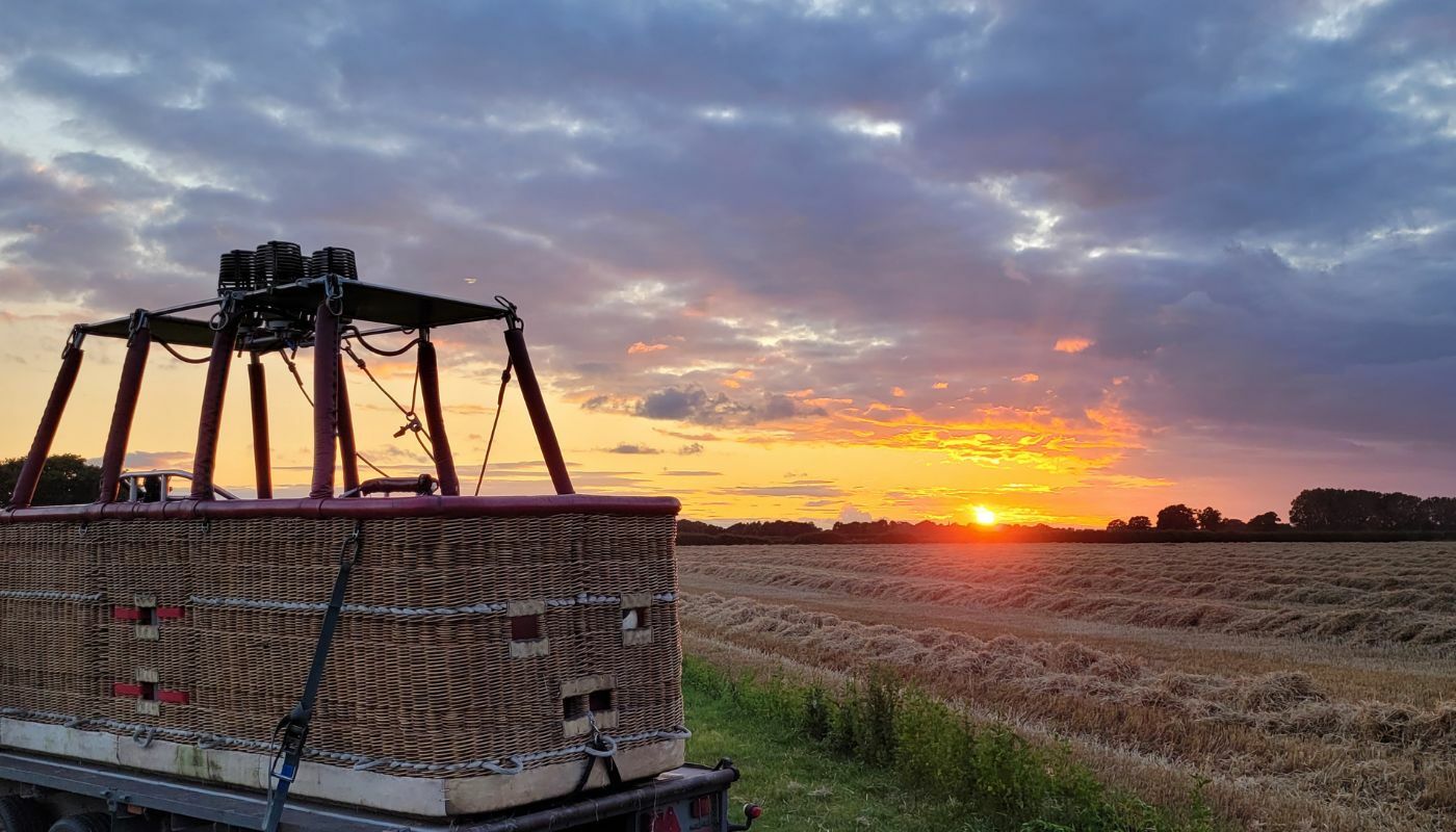 sunrise hot air balloon basket