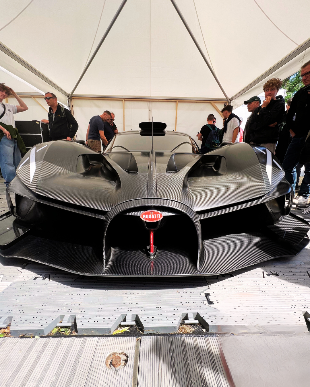 Bugatti bolide black hypercar