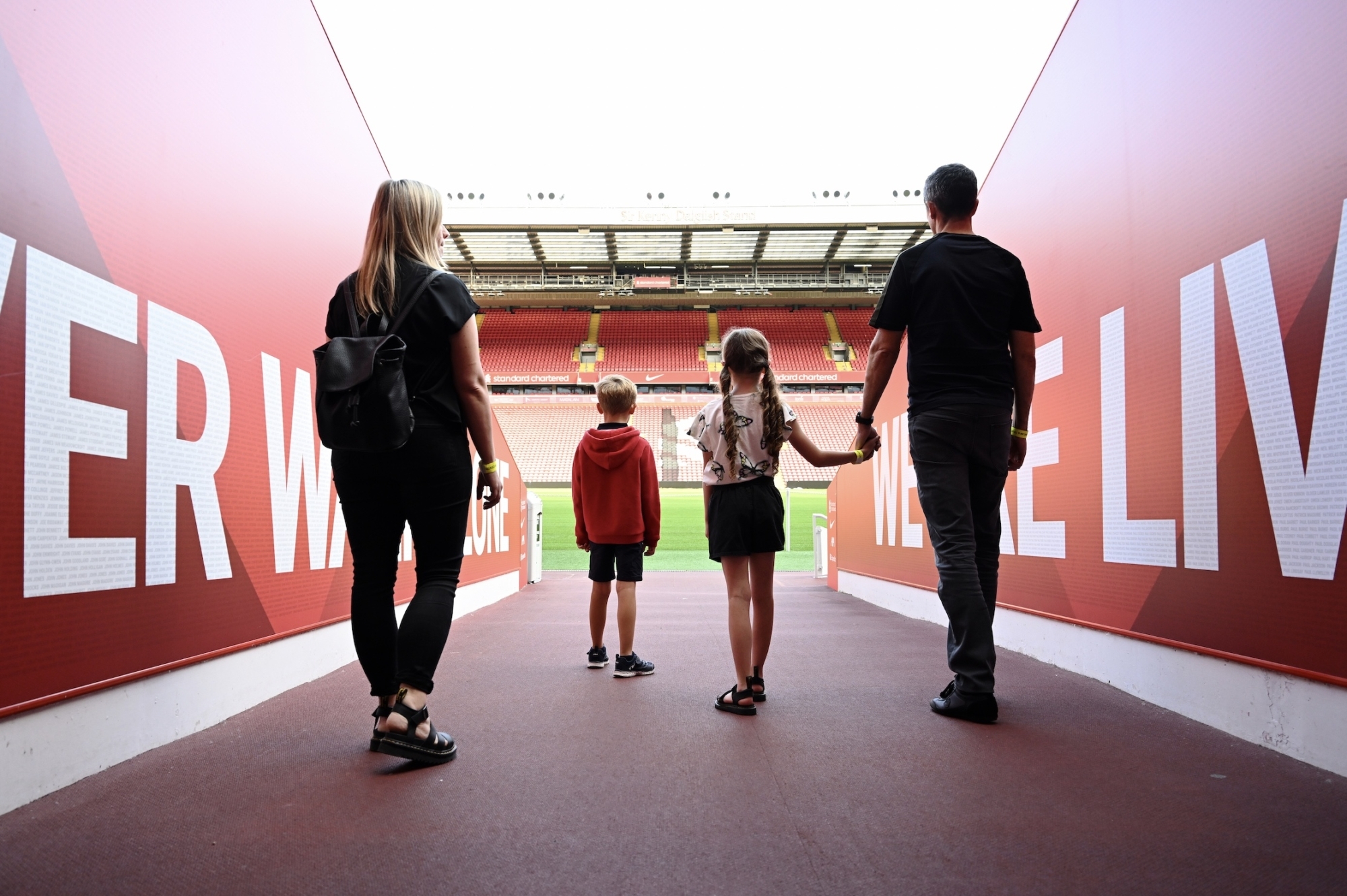 Liverpool fc stadium tour players tunnel